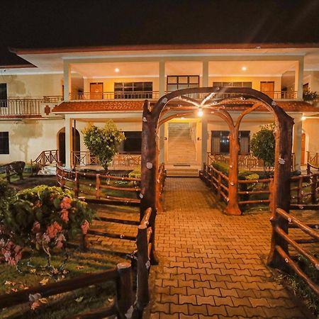 Hotel Wildlife Camp Sauraha Exterior photo