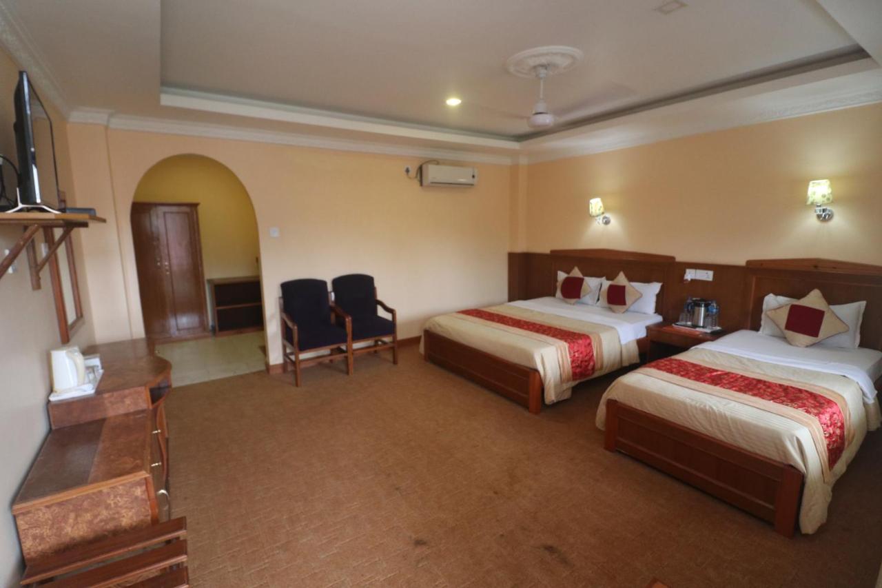 Hotel Wildlife Camp Sauraha Exterior photo
