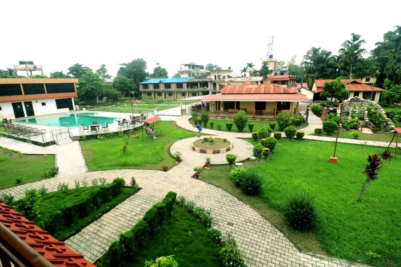 Hotel Wildlife Camp Sauraha Exterior photo