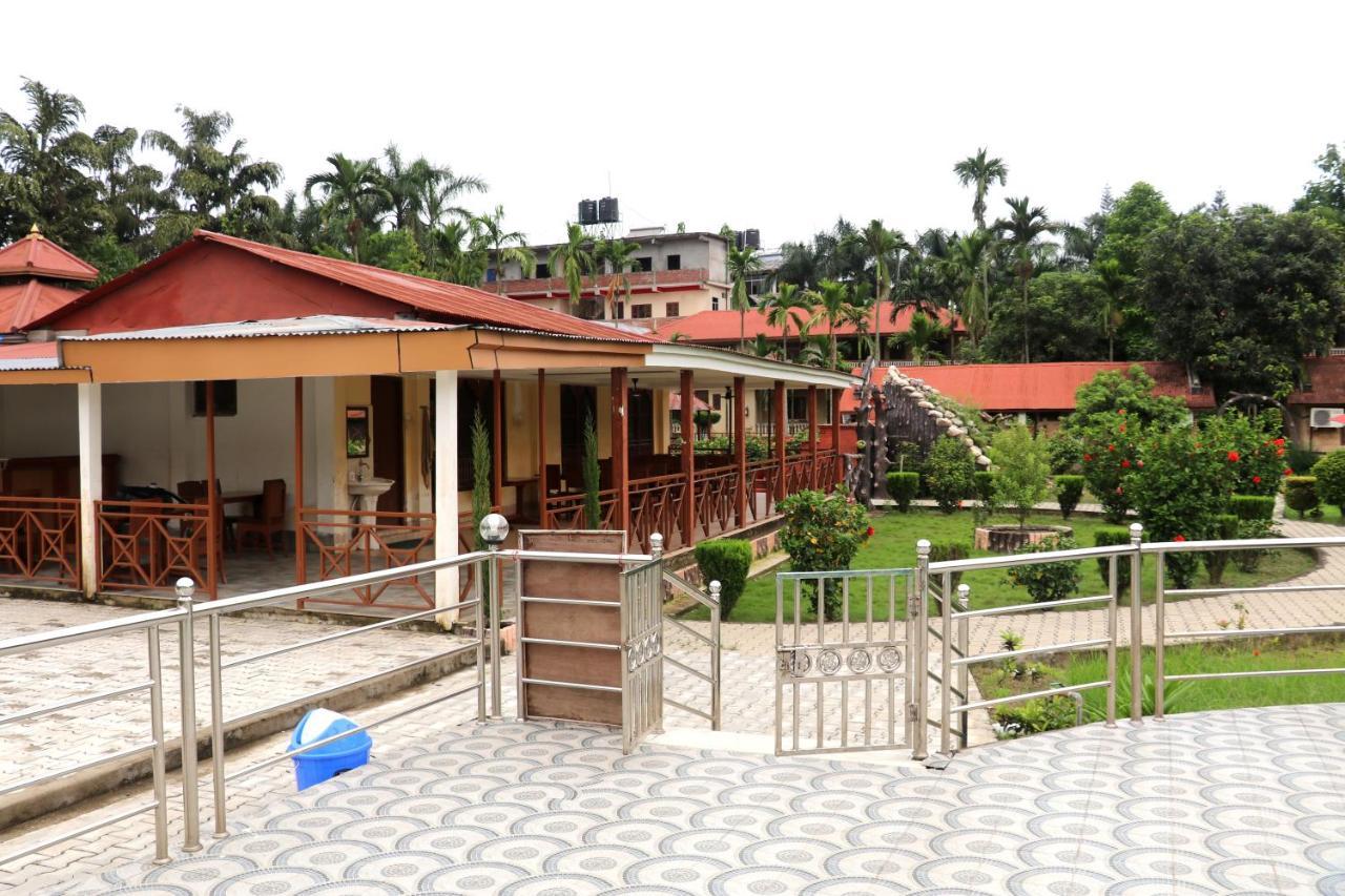 Hotel Wildlife Camp Sauraha Exterior photo