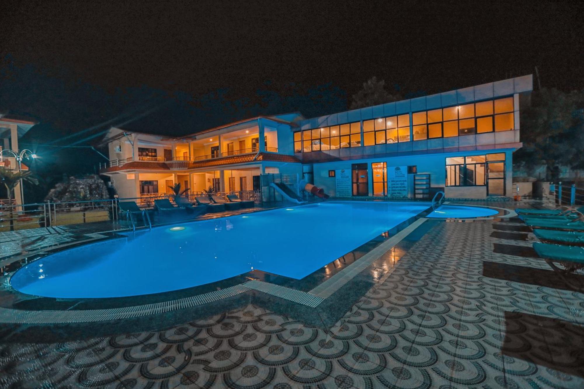 Hotel Wildlife Camp Sauraha Exterior photo