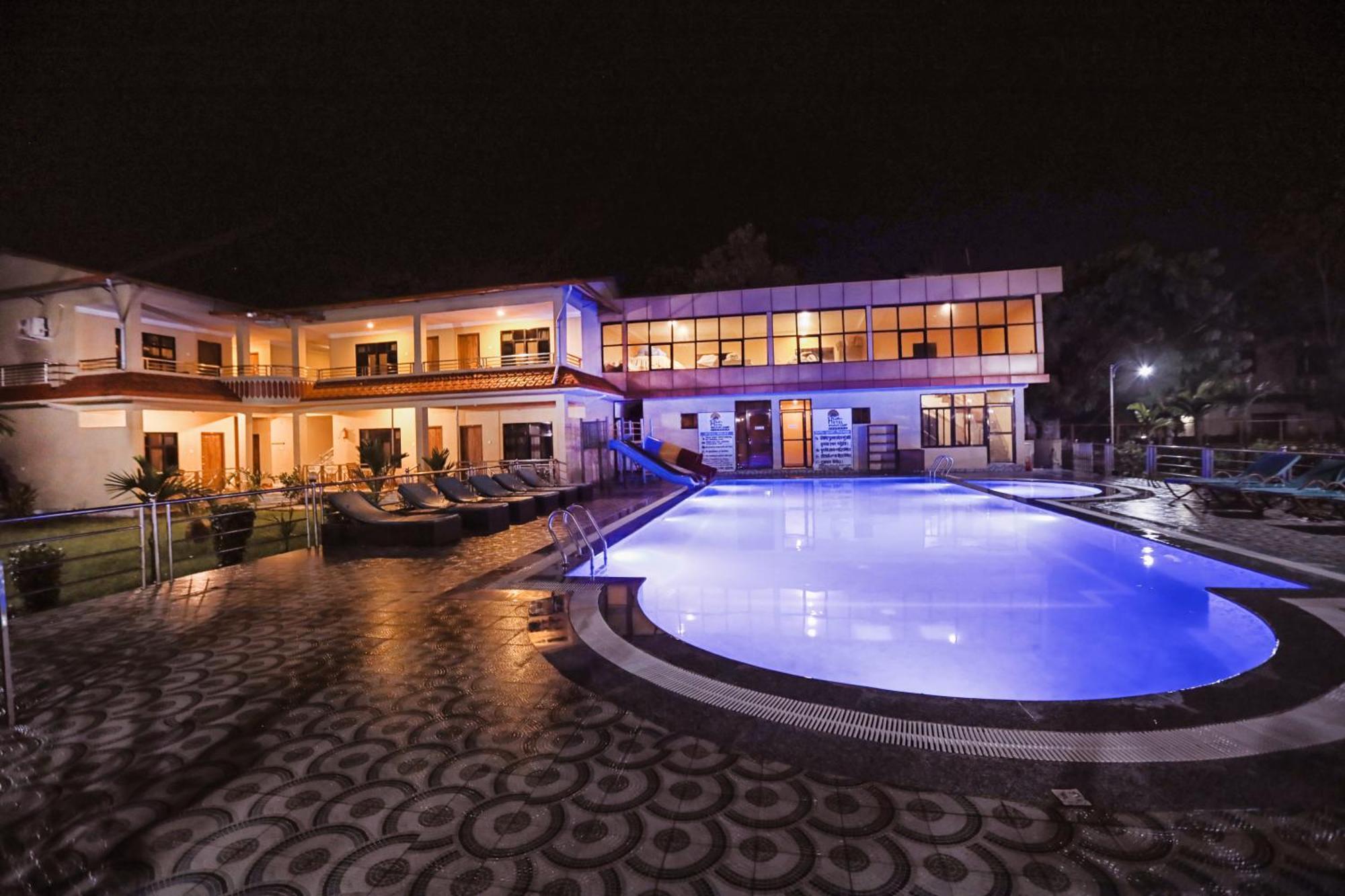 Hotel Wildlife Camp Sauraha Exterior photo