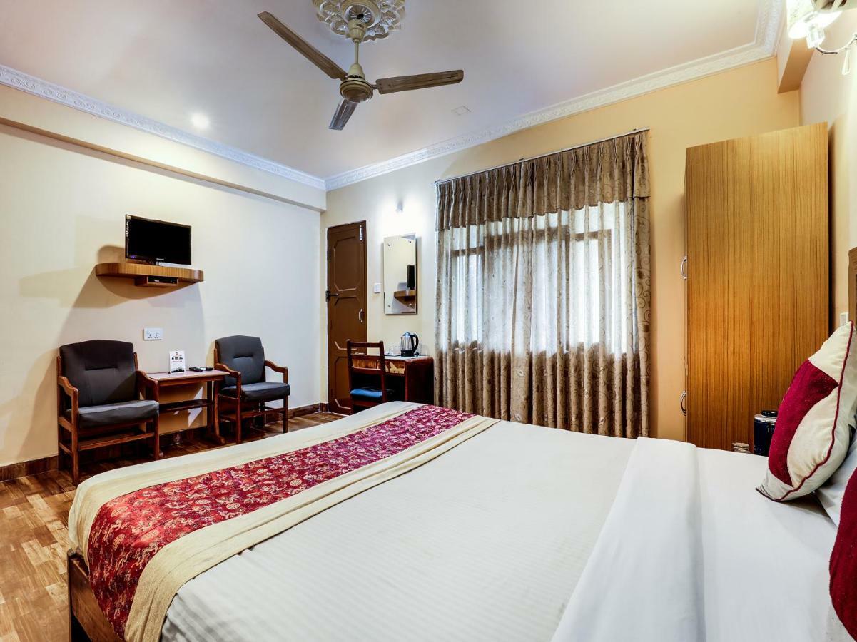 Hotel Wildlife Camp Sauraha Exterior photo