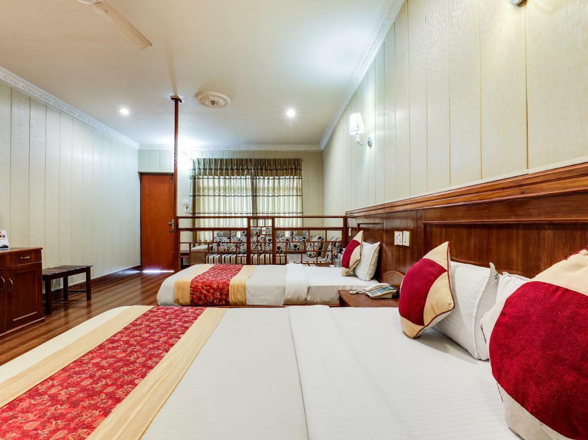 Hotel Wildlife Camp Sauraha Exterior photo
