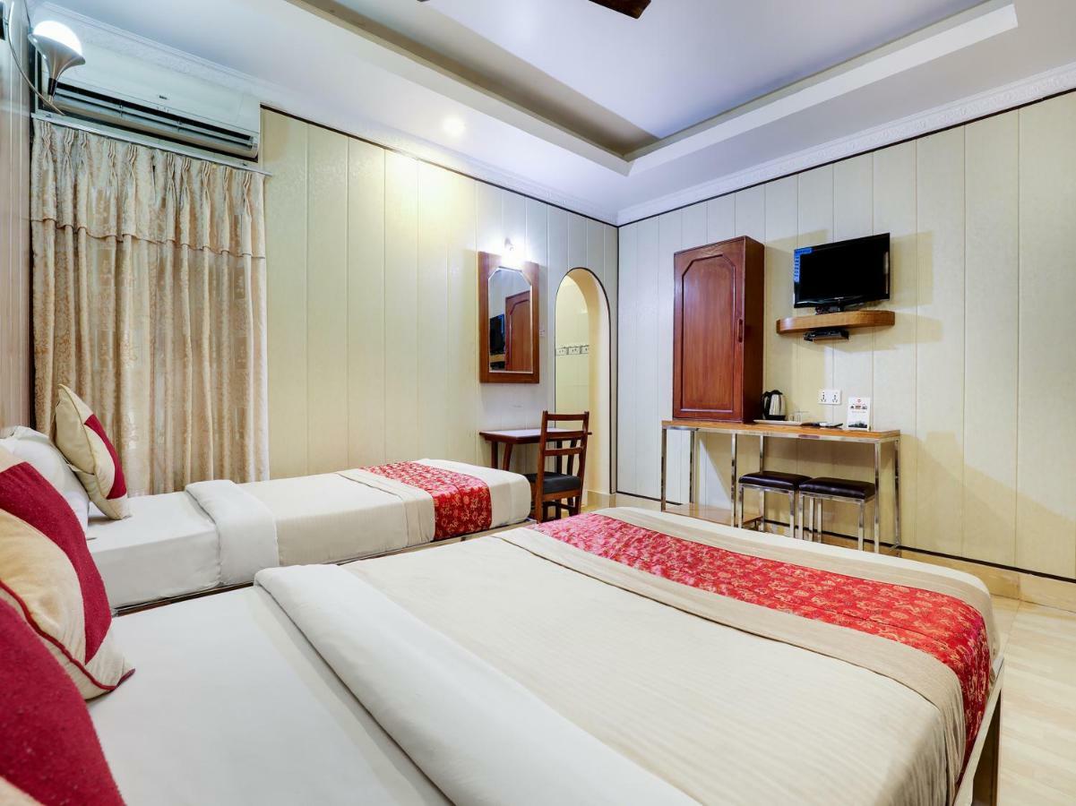 Hotel Wildlife Camp Sauraha Exterior photo