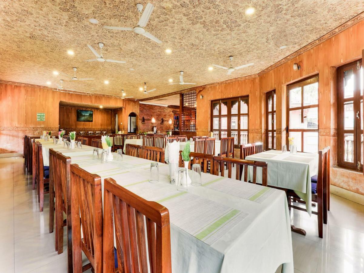 Hotel Wildlife Camp Sauraha Exterior photo