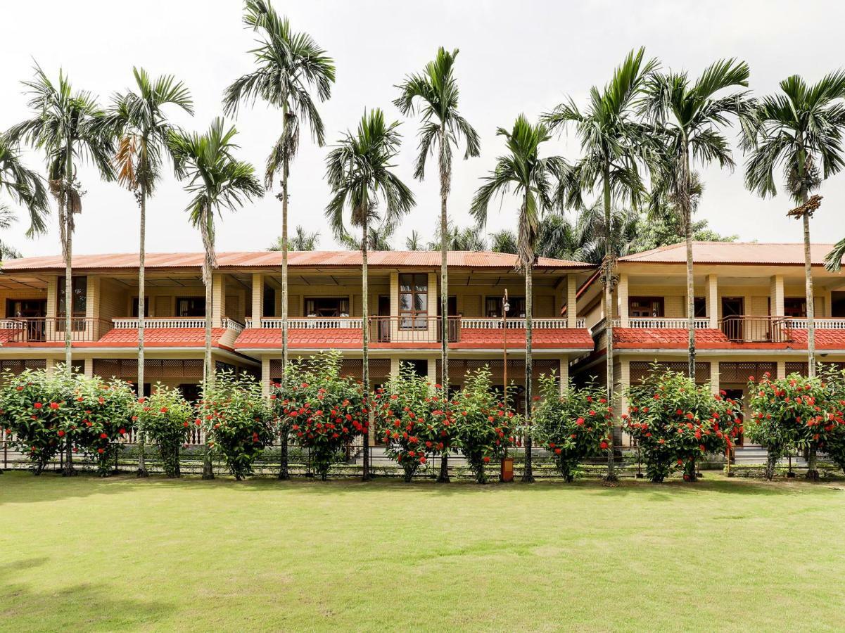 Hotel Wildlife Camp Sauraha Exterior photo