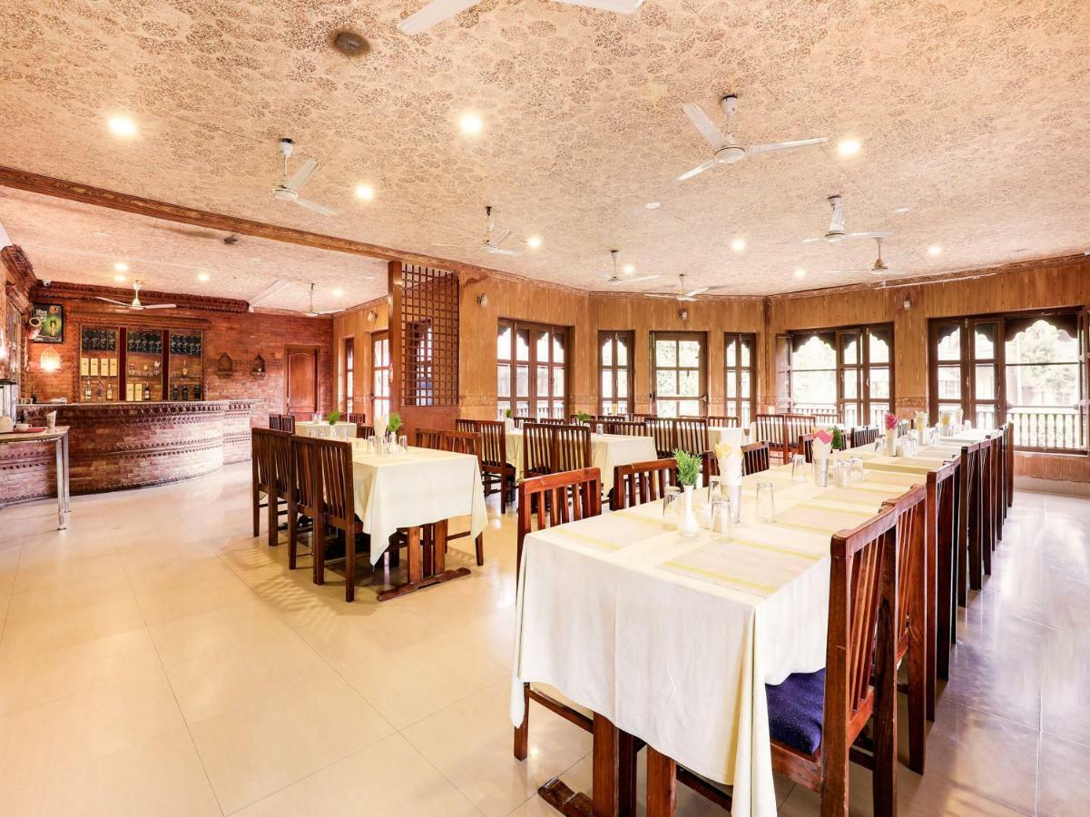 Hotel Wildlife Camp Sauraha Exterior photo