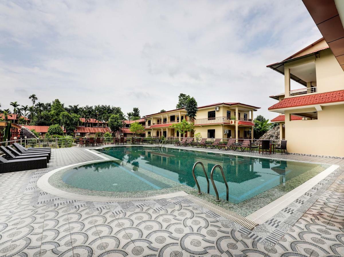 Hotel Wildlife Camp Sauraha Exterior photo