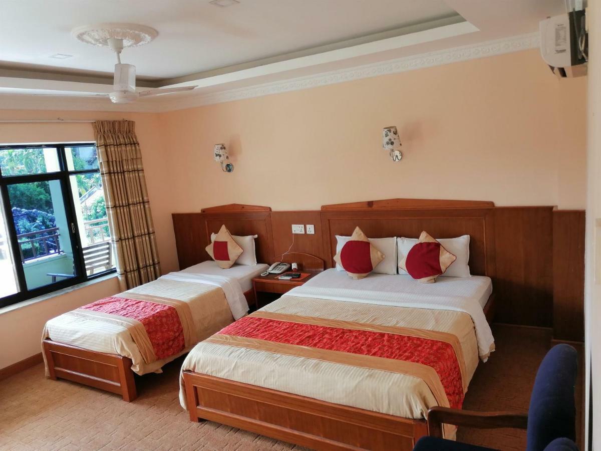 Hotel Wildlife Camp Sauraha Exterior photo