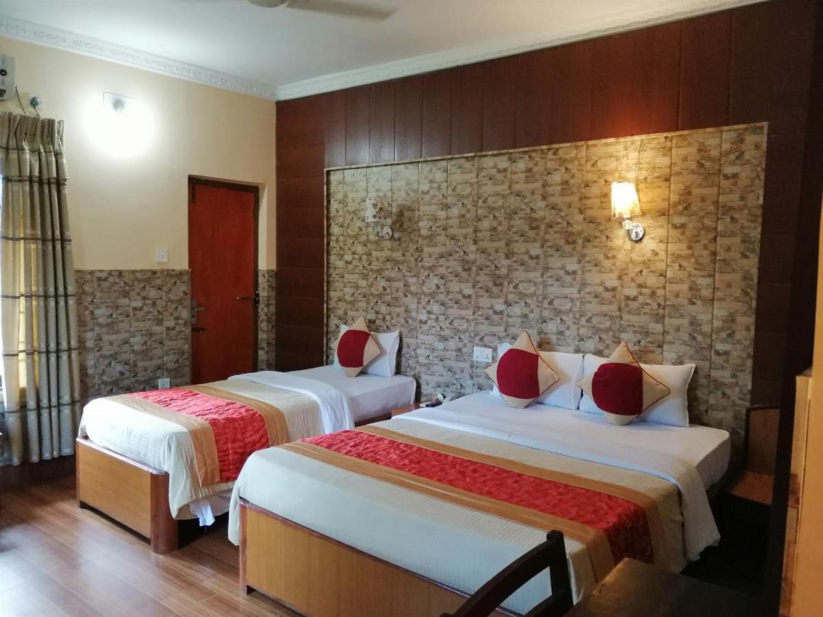 Hotel Wildlife Camp Sauraha Exterior photo